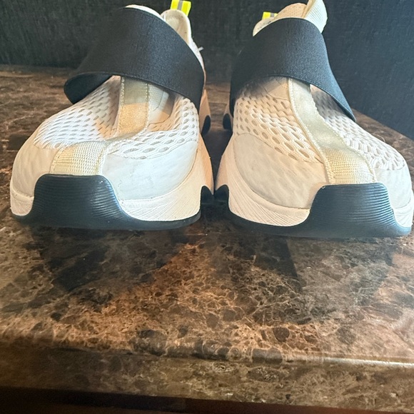 Sorel. Kinetic™ Impact II Strap Sneakers. White/Black. Size 7. - Picture 8 of 11